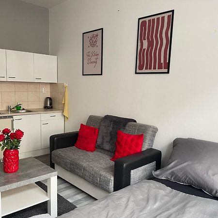 Tiffany Apartment In The City Center Братислава Экстерьер фото