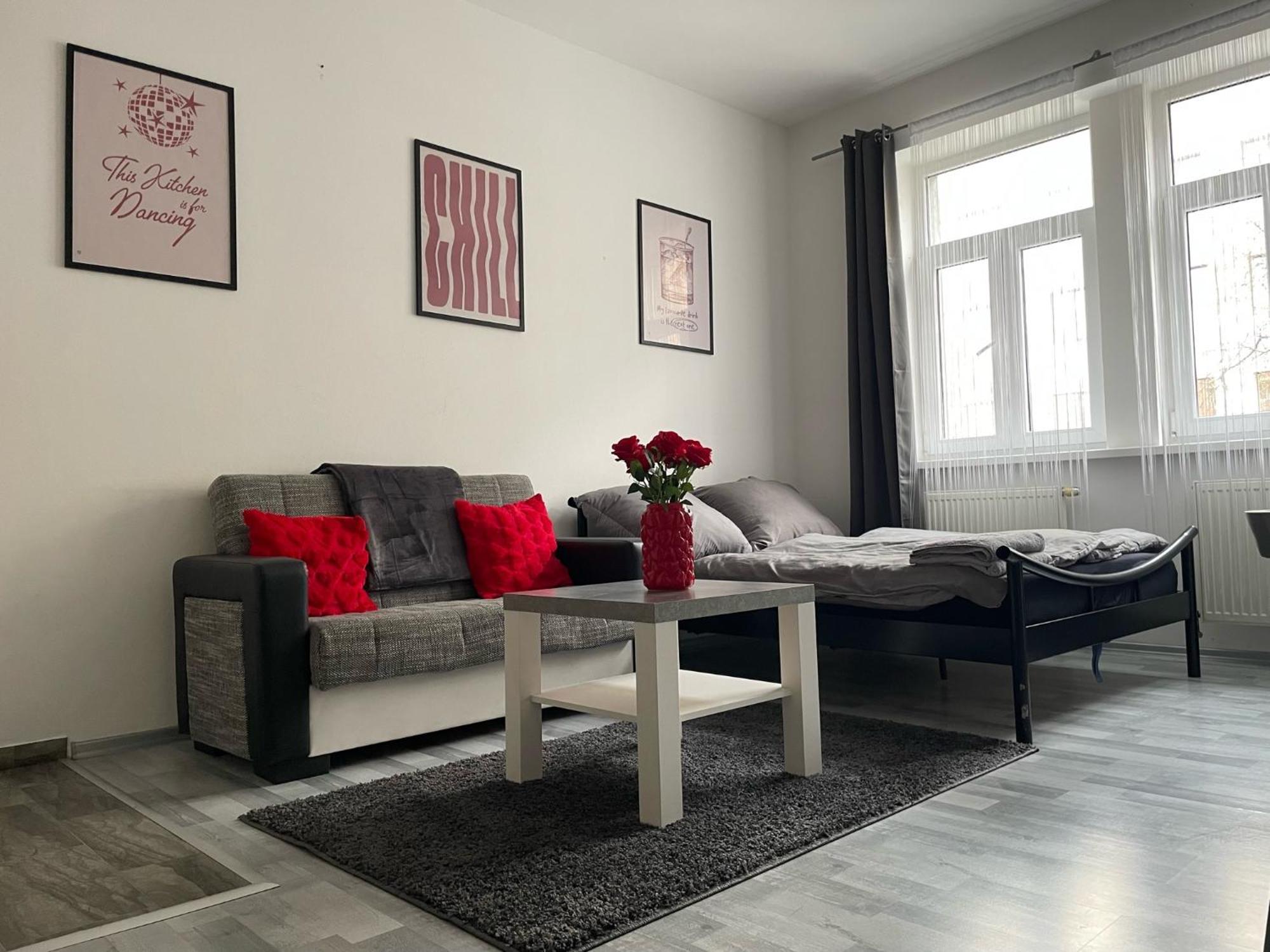 Tiffany Apartment In The City Center Братислава Экстерьер фото