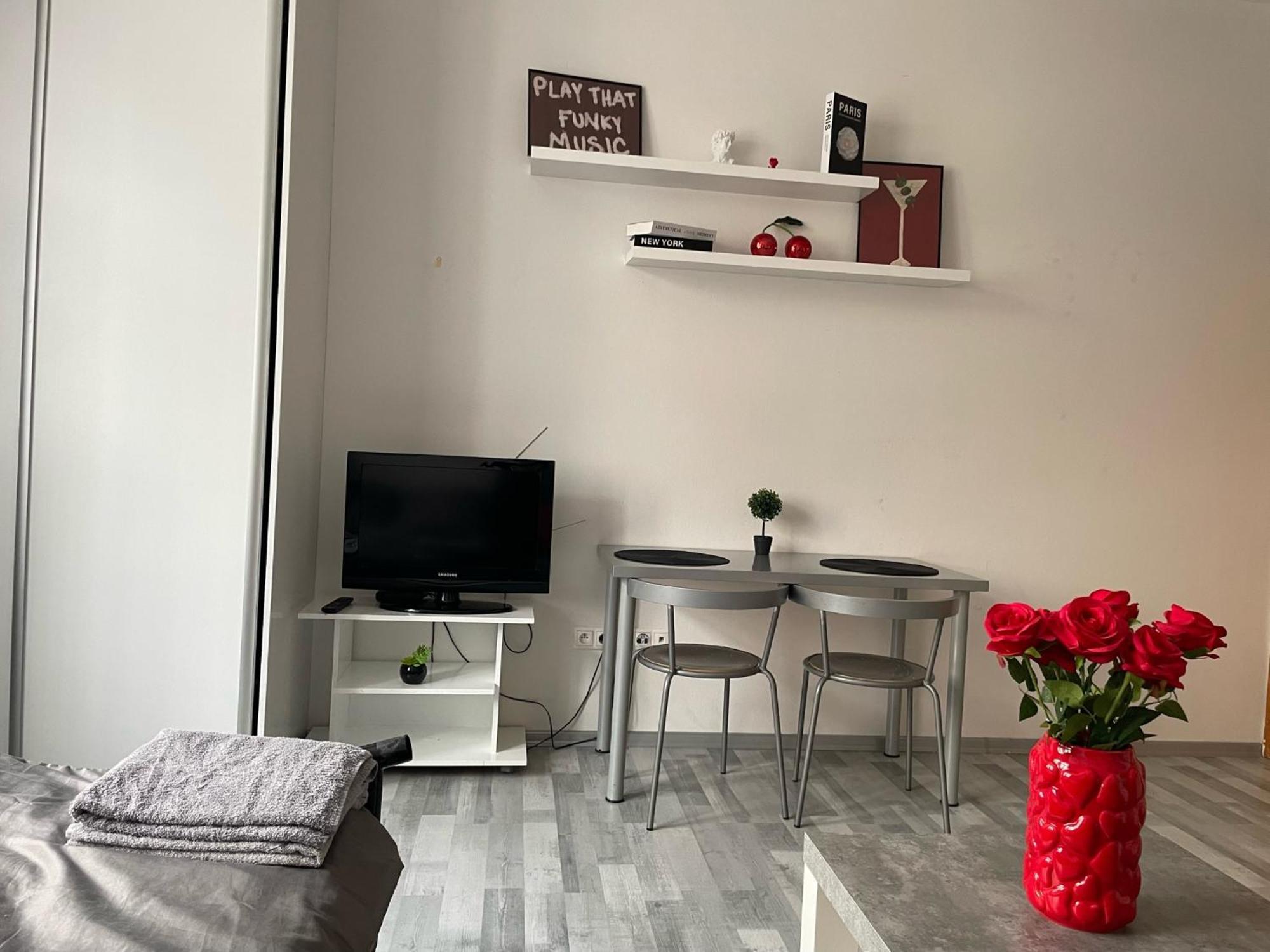 Tiffany Apartment In The City Center Братислава Экстерьер фото